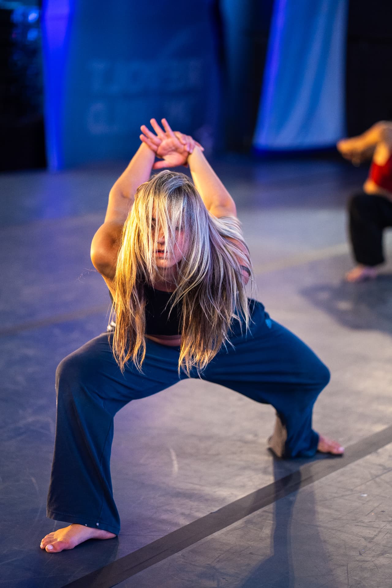 INDEPENDENT DANCER