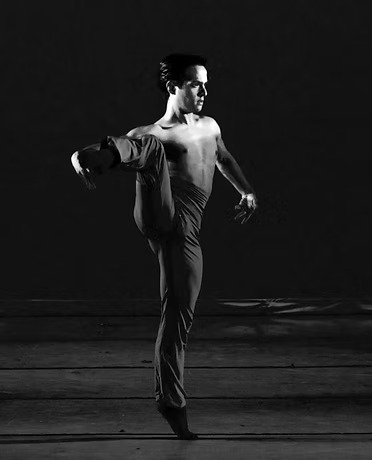 DAVID ALVAREZ