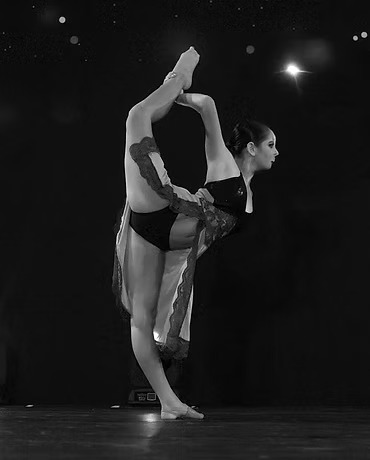 VALERIA VALLADO